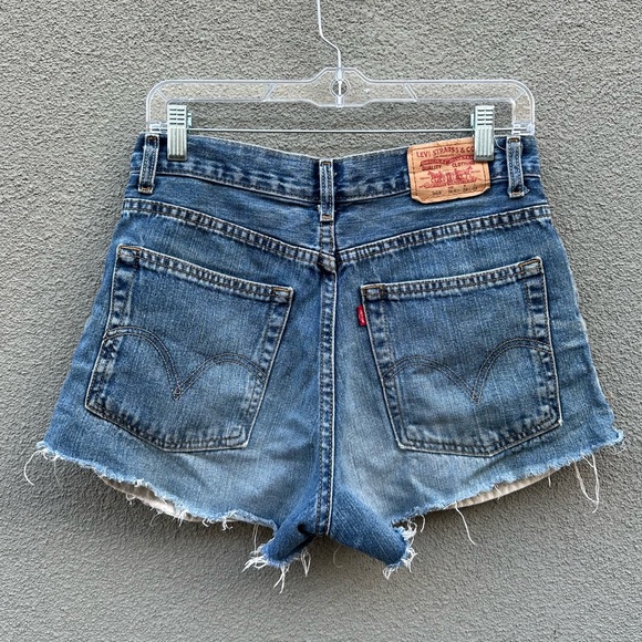 Vintage Levi’s 569 Cutoff Shorts 16 Regular / Size 28 - Picture 3 of 7